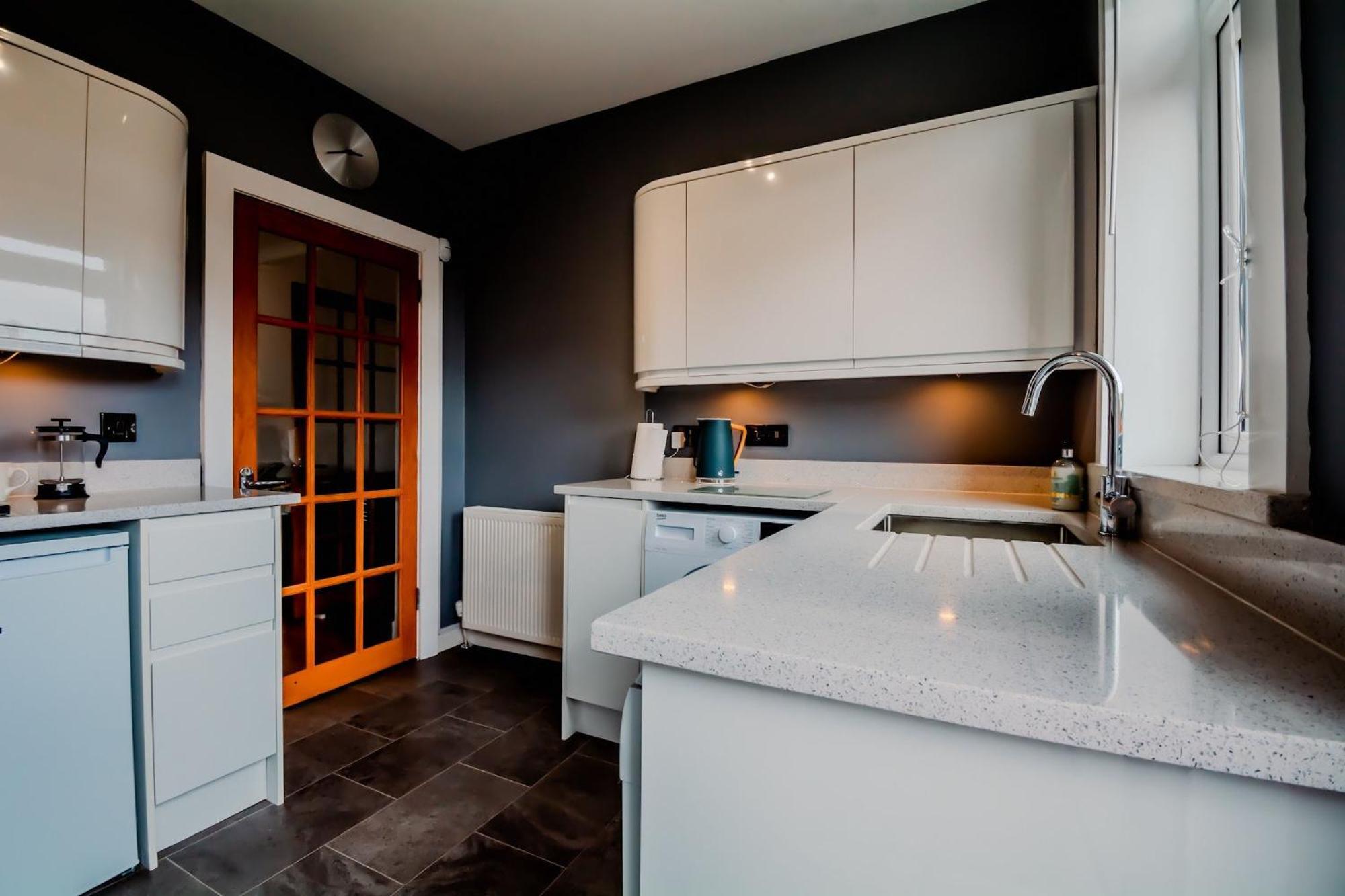 Crewe Apartment - 2 Bed, Free Off Street Parking And Private Garden 爱丁堡 外观 照片
