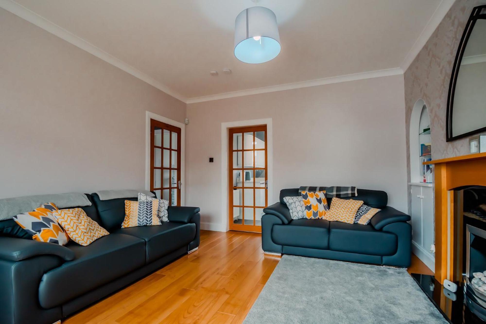 Crewe Apartment - 2 Bed, Free Off Street Parking And Private Garden 爱丁堡 外观 照片