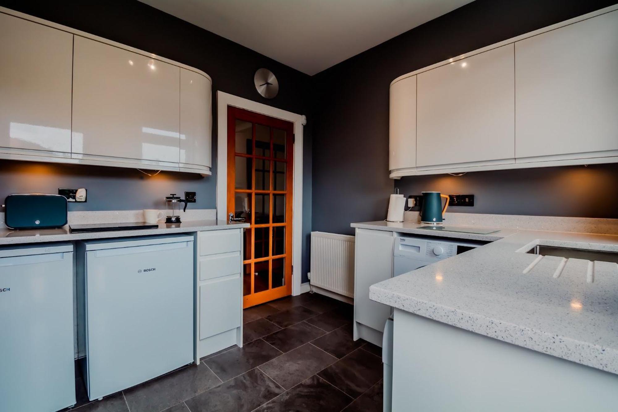Crewe Apartment - 2 Bed, Free Off Street Parking And Private Garden 爱丁堡 外观 照片