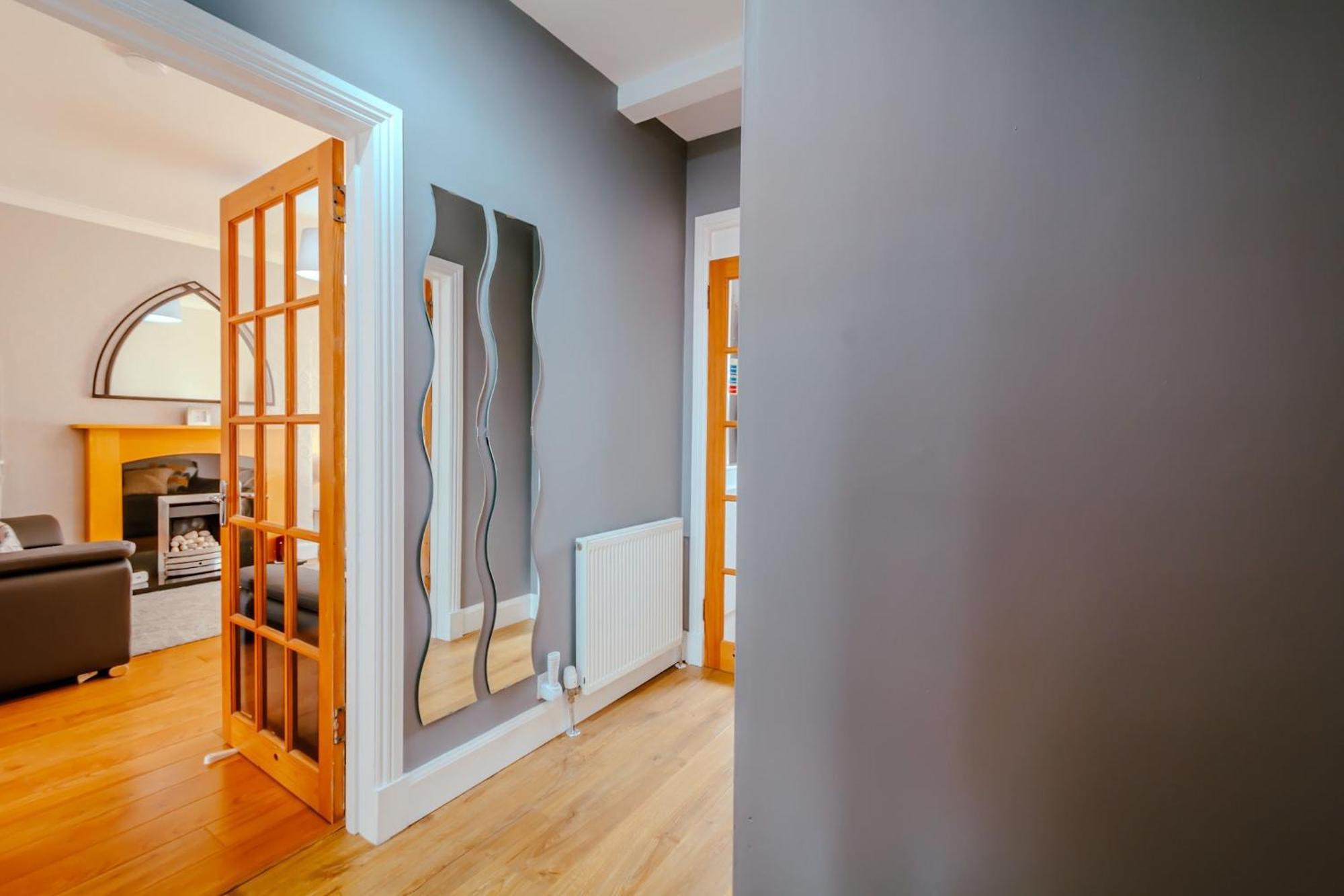 Crewe Apartment - 2 Bed, Free Off Street Parking And Private Garden 爱丁堡 外观 照片