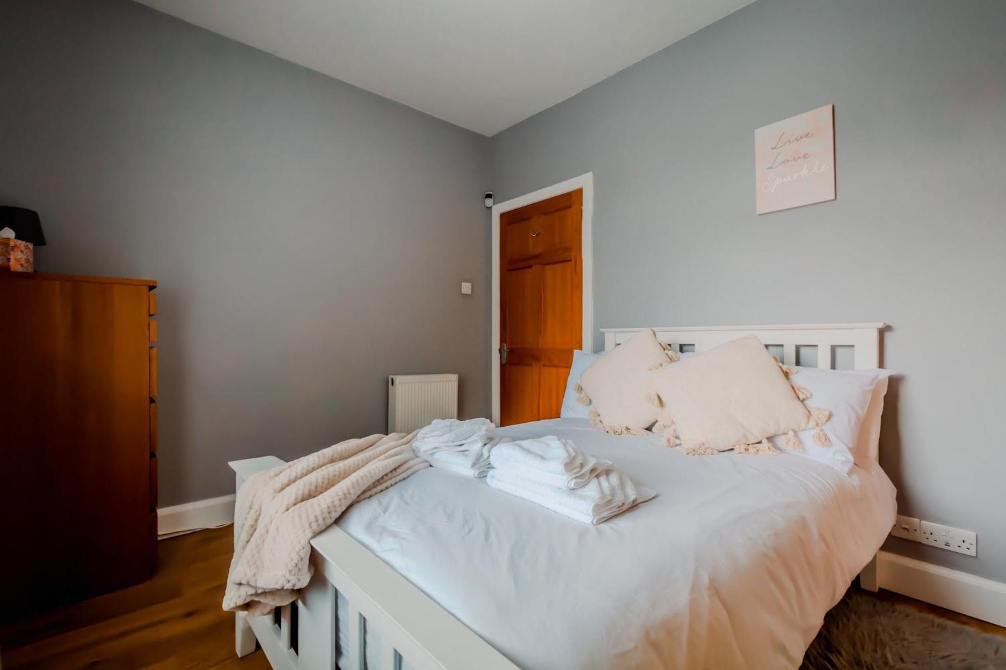 Crewe Apartment - 2 Bed, Free Off Street Parking And Private Garden 爱丁堡 外观 照片