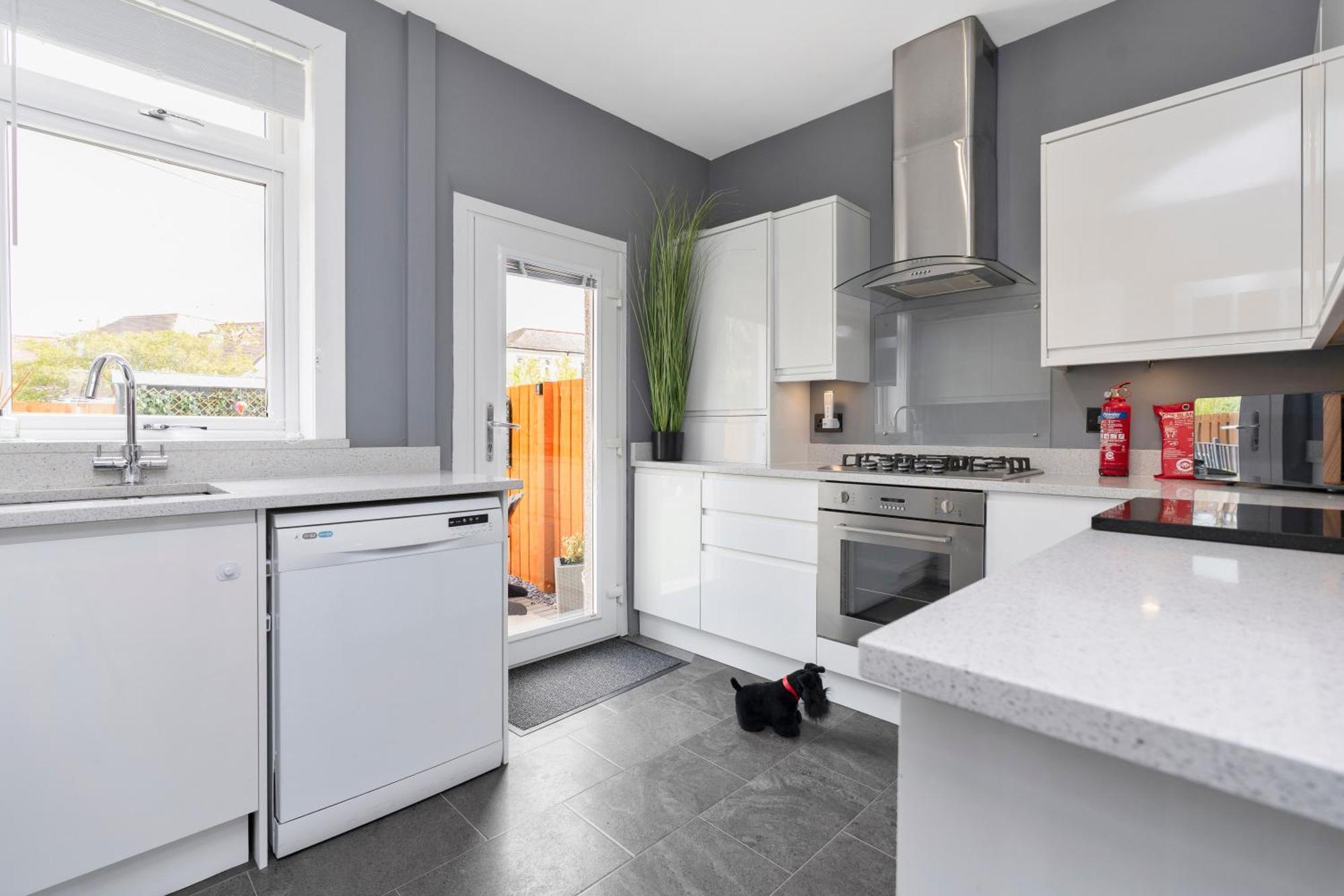Crewe Apartment - 2 Bed, Free Off Street Parking And Private Garden 爱丁堡 外观 照片